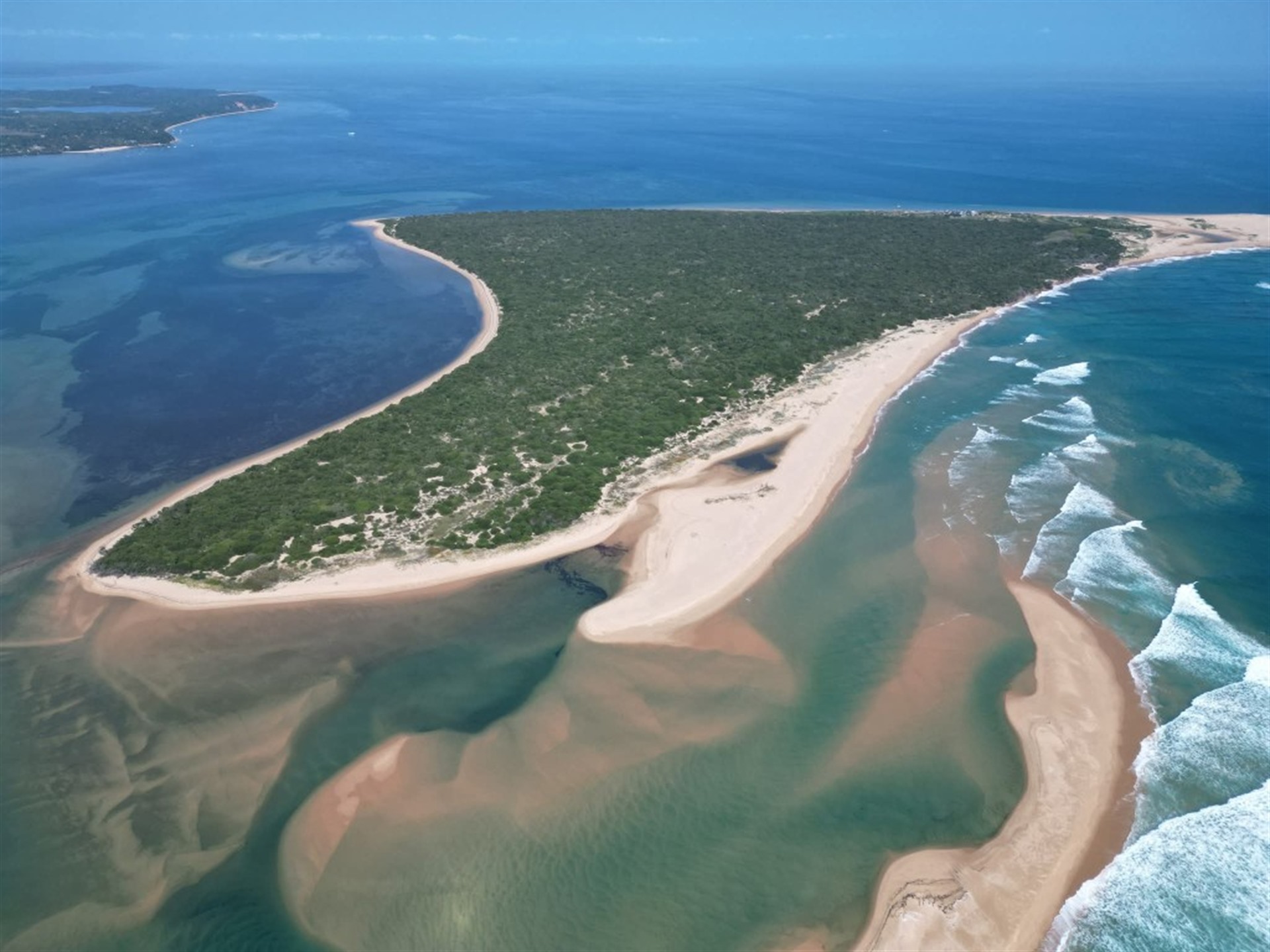 Banco de areia e lagoas na Ilha do Inhaca
